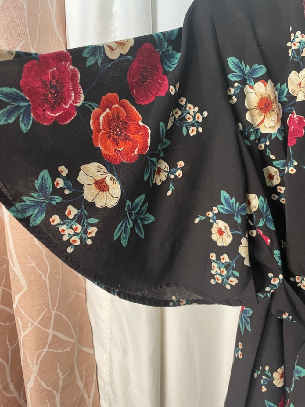Black Floral Tie-Waist Kimono Top - Picture 3 of 6